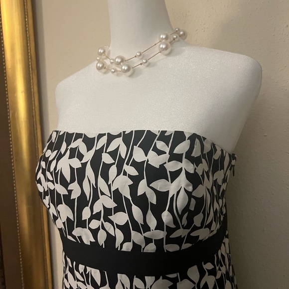 LOFT NEW COCKTAIL DRESS SIZE 12 . Black with white flowers. - Picture 5 of 16